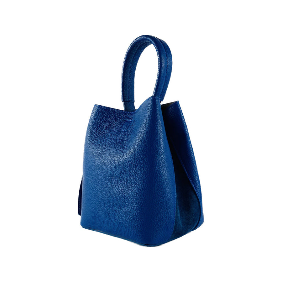 RB1006CH | Borsa a Secchiello con Pochette in Vera Pelle Made in Italy.Tracollina con attacchi a moschettone in metallo Oro Lucido - Blu Royal - Dimensioni: cm 16 x 14 x 21 + Manico 13 cm