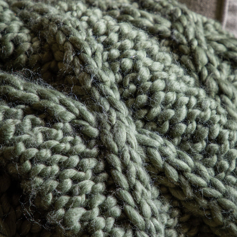 Cable Knit Diamond Throw In Dark Olive