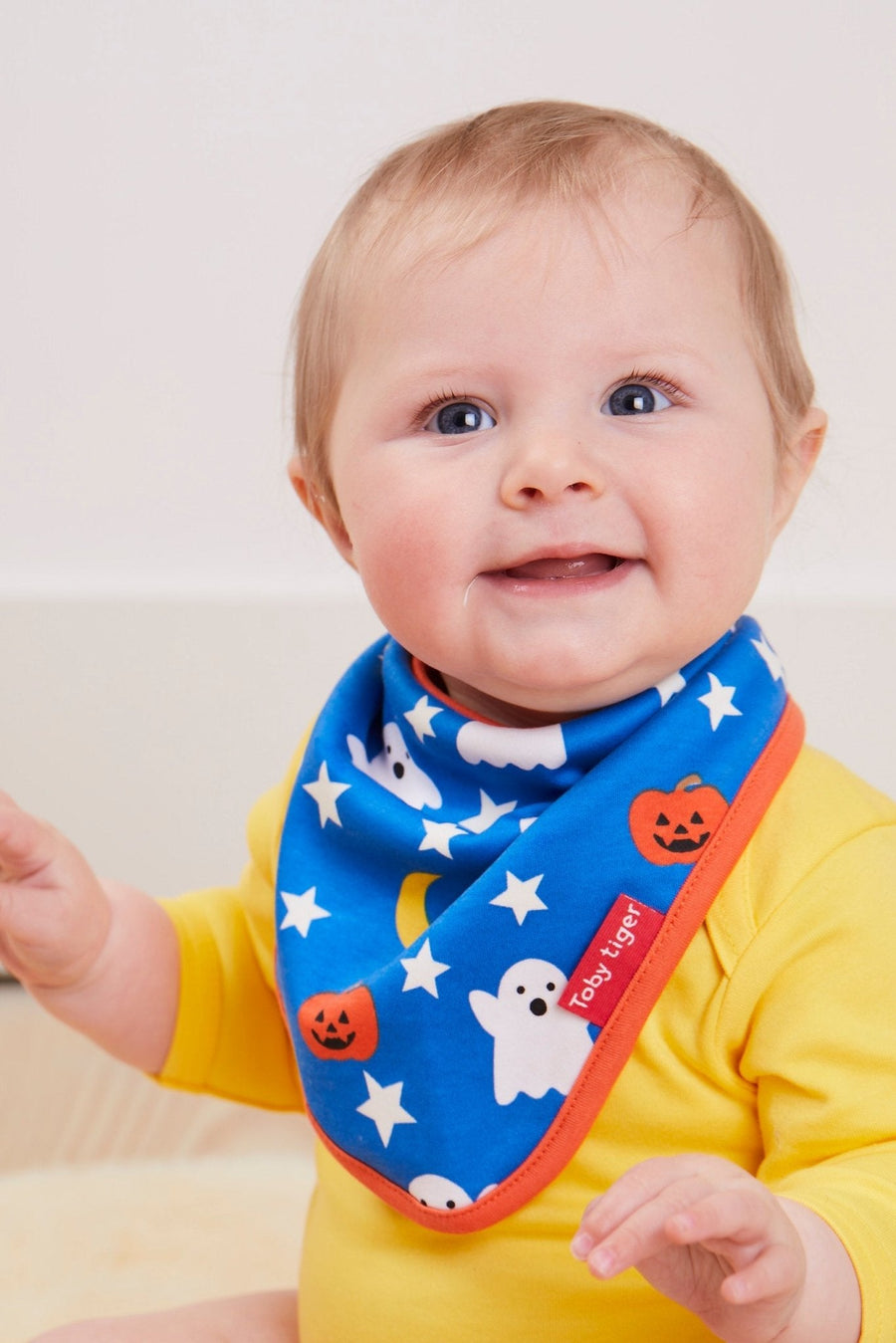 Dreieckstuch Lätzchen mit Druckknöpfen aus 
 Bio Baumwolle, Halloween Print