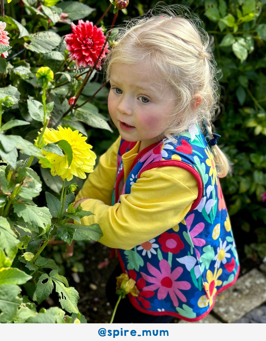 Wendegilet aus Bio-Baumwolle mit auffälligem Blumenmuster