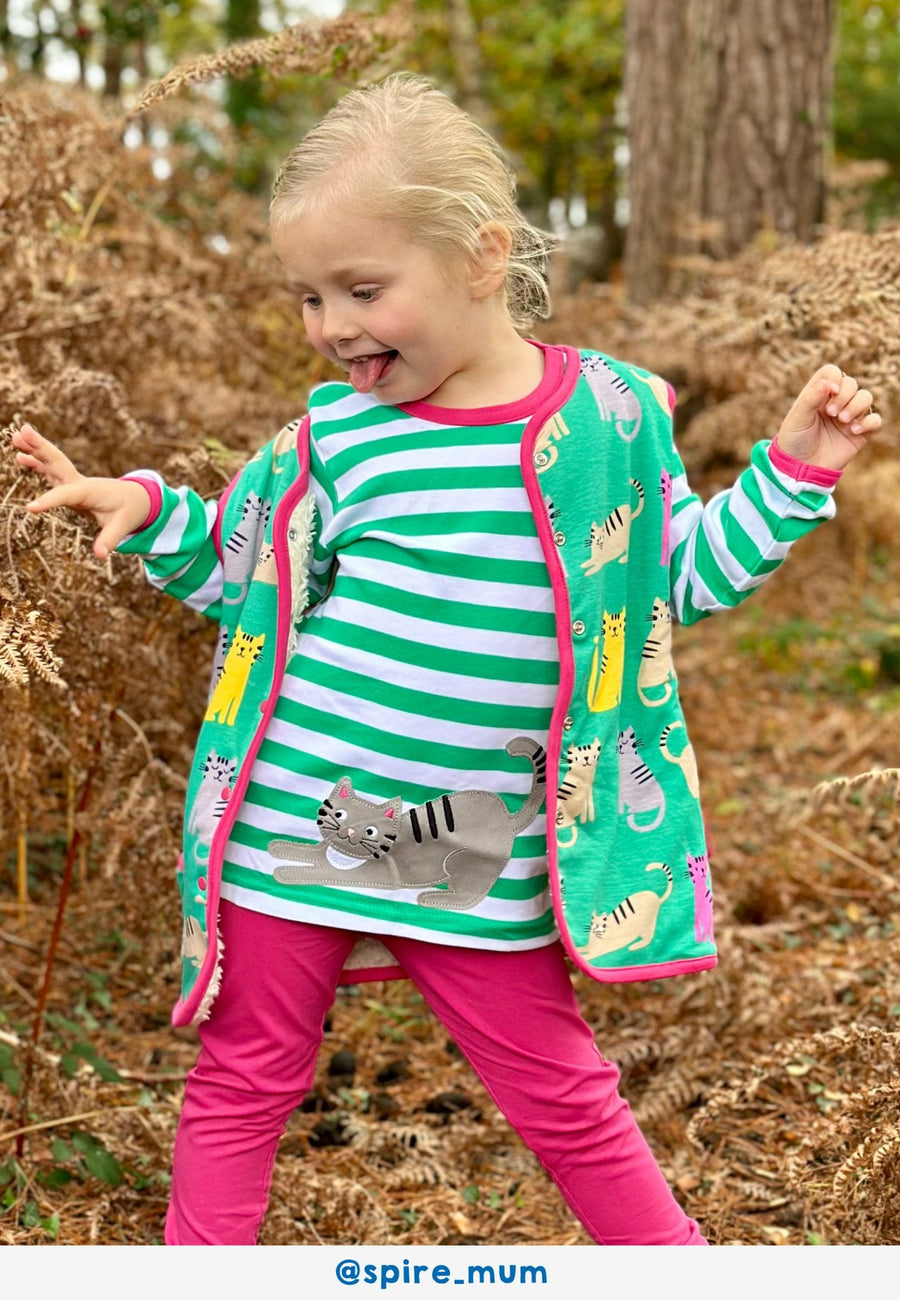 Bio-Baumwoll Kinder Langarmshirt, Grün mit Kätzchen-Applikation