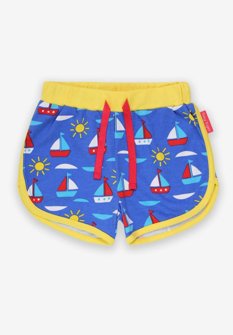 Jogging Shorts aus Bio Baumwolle mit Segelboot Print