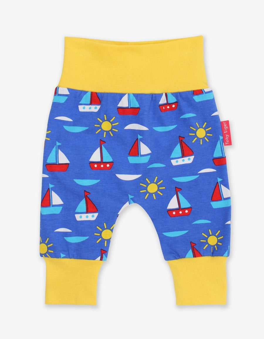 Babyhose aus Bio Baumwolle mit Segelboot Print