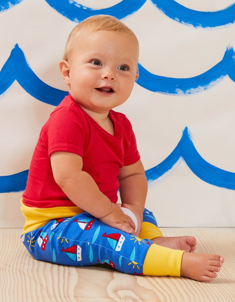 Babyhose aus Bio Baumwolle mit Segelboot Print